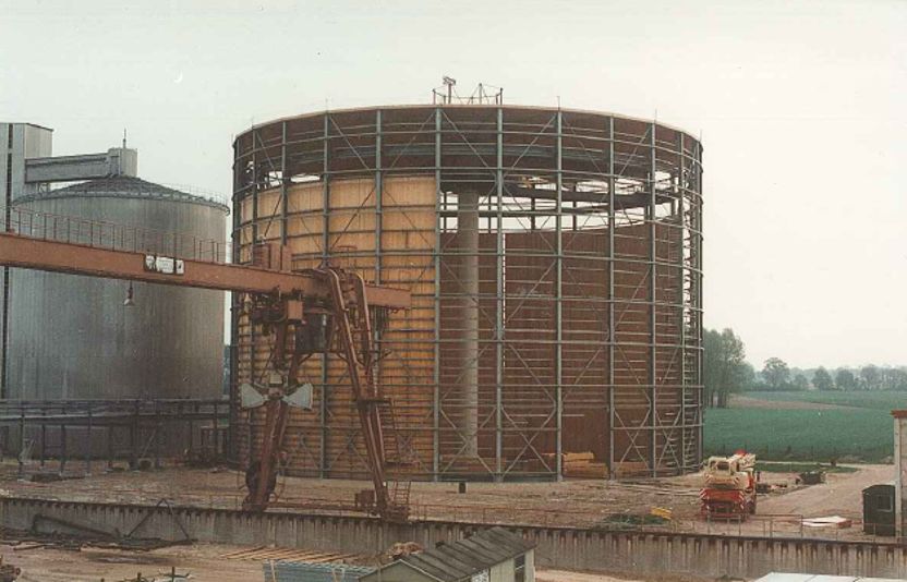 1991 Bau einer neuen Fabrik durch Amylum Stärkesilo